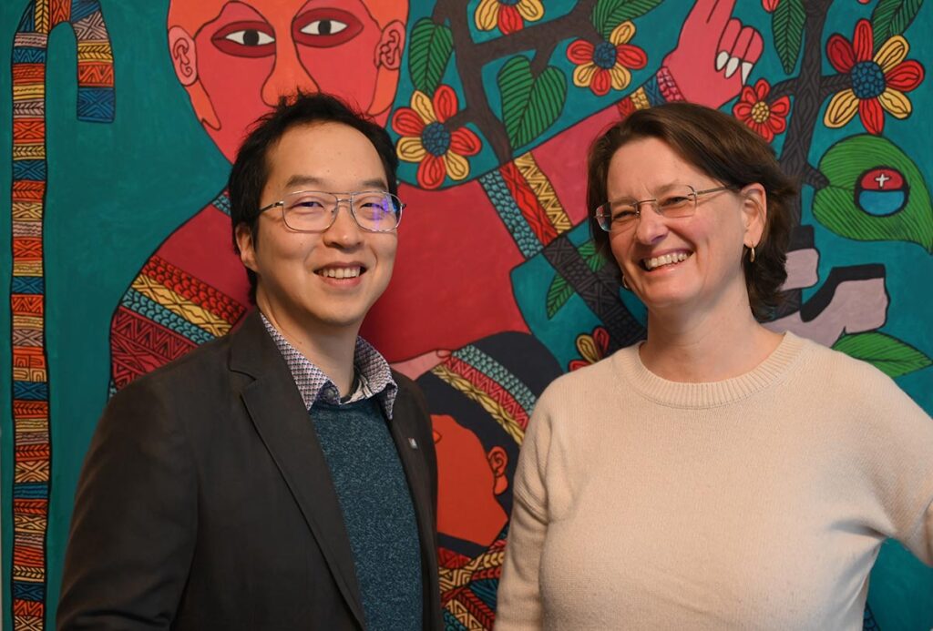 Sun Kim und Dr. Gabriele Hoerschelmann